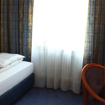 Hotel Niederraeder Hof