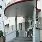 Ξενοδοχείο Niederraeder Hof 3*
