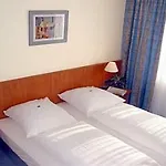 Niederraeder Hof 3*