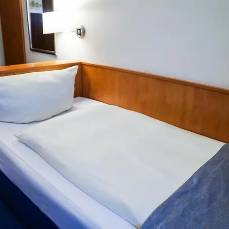 Niederraeder Hof Hotel 3*
