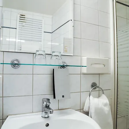 Niederraeder Hof 3*