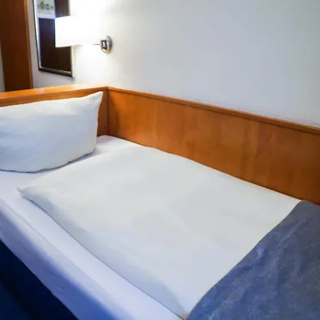 Niederraeder Hof 3*