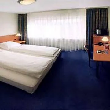 Отель Niederraeder Hof